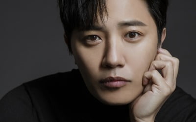 진구, 소속사 이적→첫 프로필 공개…연기파 배우의 귀환