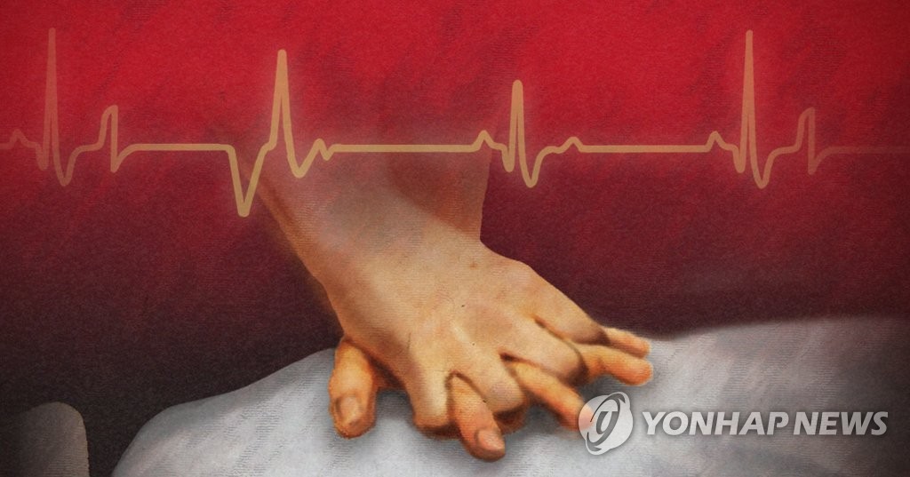 쇼핑몰서 갑자기 숨 멈춘 아기…점원 대처로 무사 이송