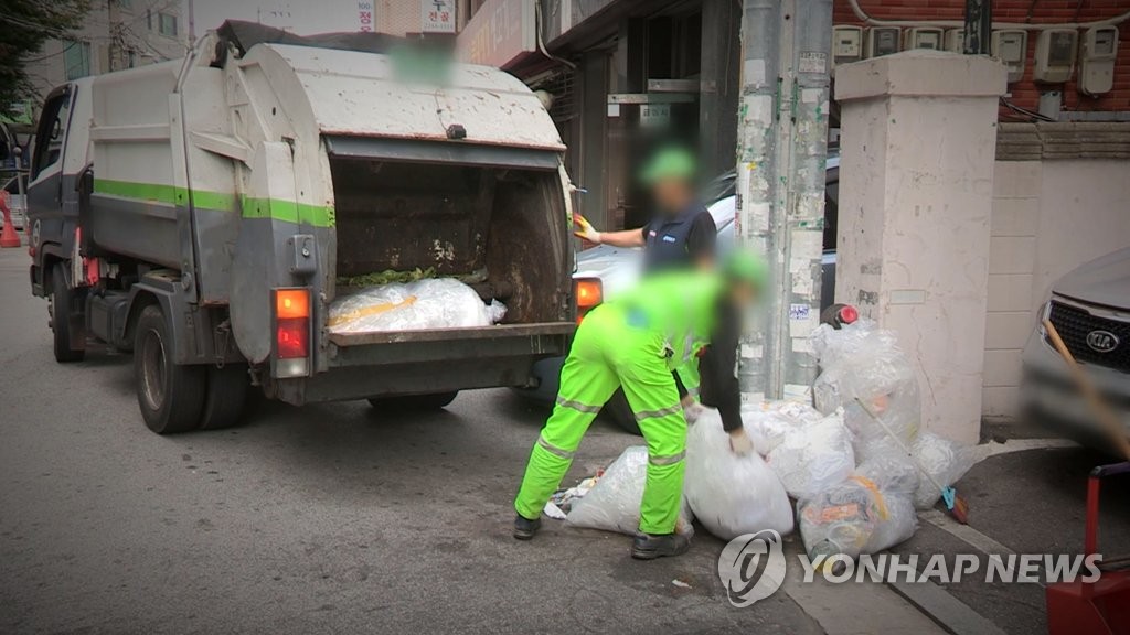 배기가스 노출로 폐암 진단 환경미화원…"지자체 책임"