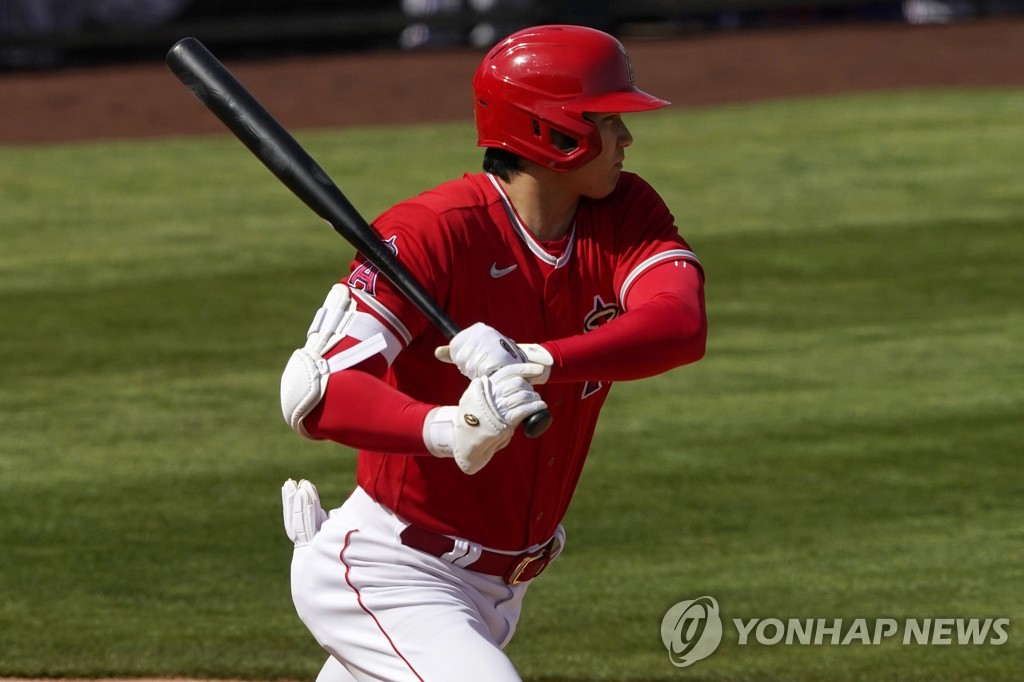 오타니, MLB 시범경기 개인 통산 첫 홈런…비거리 143ｍ