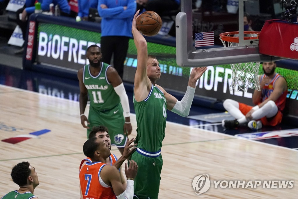 돈치치 없으니 포르진기스 '더블더블'…댈러스, OKC 잡고 3연승