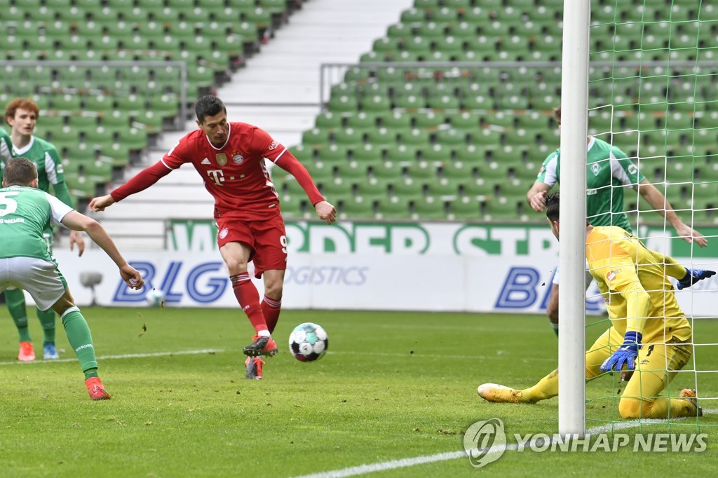 레반도프스키, 분데스리가 통산 득점 공동 2위로…뮐러 넘어설까