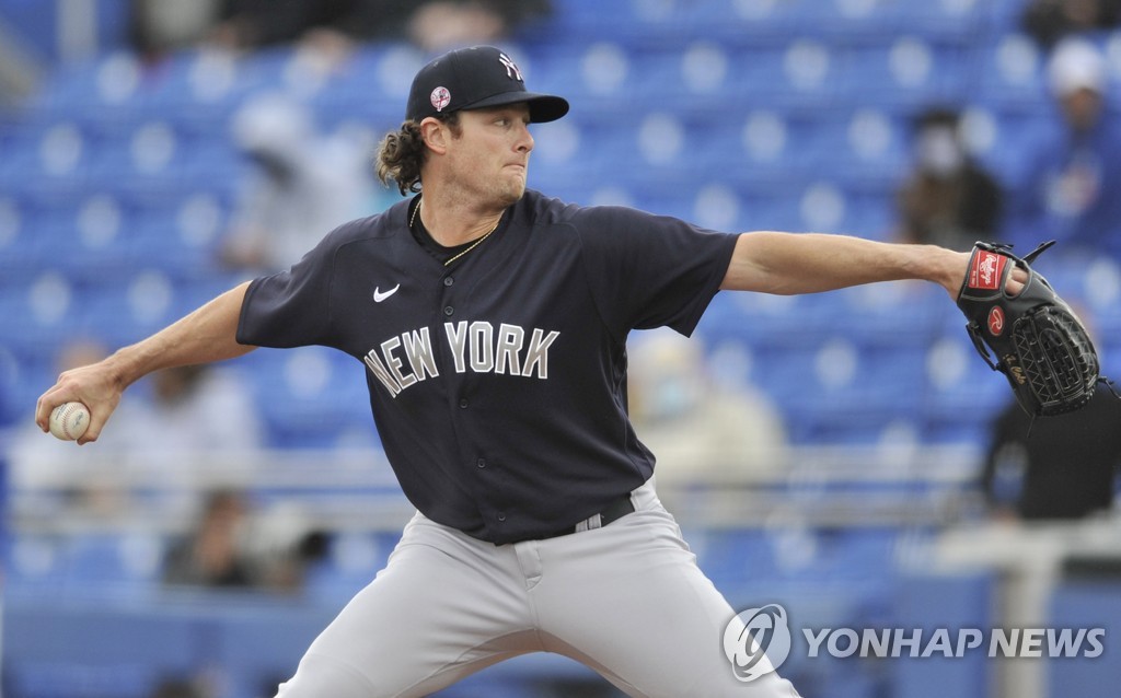 류현진 MLB 개막전 선발 투수 6위…양키스 콜은 3위