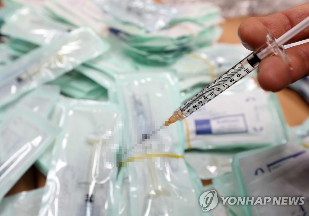 식약처 "보툴리눔 톡신 업체들에 대한 고발장 접수돼 수사 중"