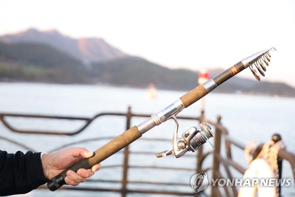 보령해경 '낚시객 식별 손목밴드' 제작…안전관리 강화