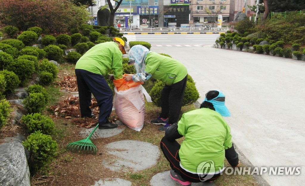 지난달 사업체 종사자 감소세 완화…정부 일자리사업 영향(종합)