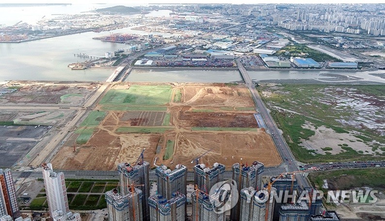 인천항 화물차 주차장, 아암물류2단지 선정