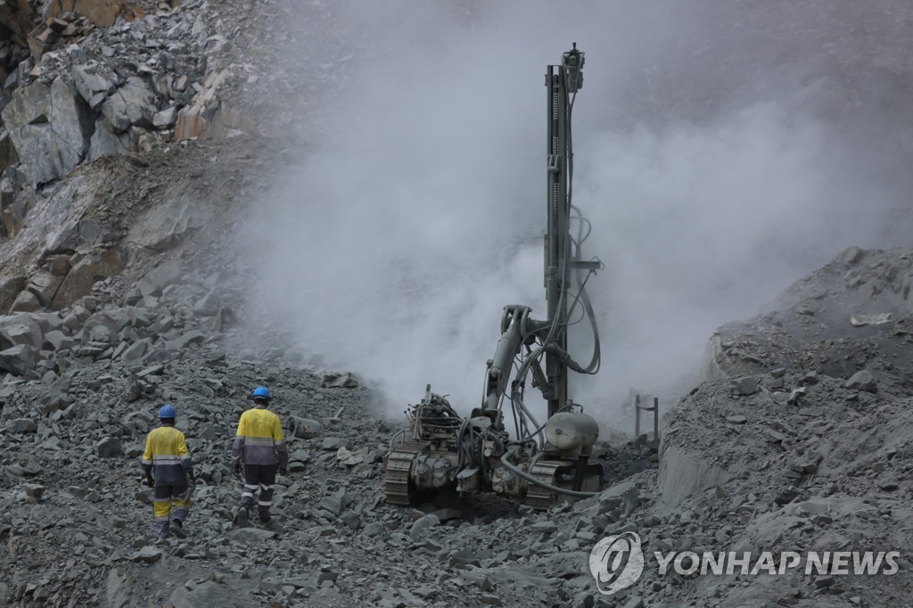 "코로나로 재정난 겪는 개도국 '광산서 재원조달' 경향 강화"