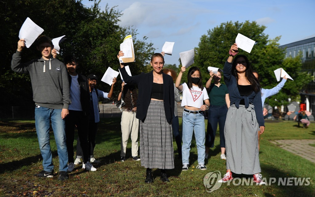 [특파원 시선] 어린이들은 마스크 쓰지 말라는 영국