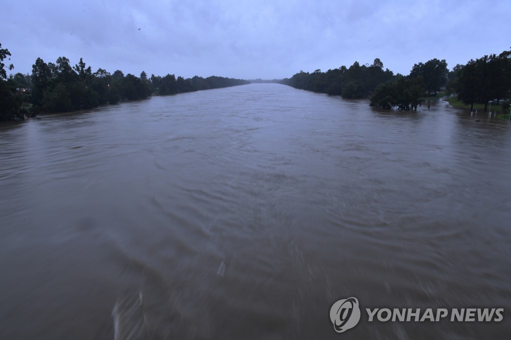 시드니 등 호주 NSW주에 대규모 홍수…교통 마비·주민 대피령