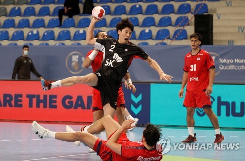 한국 남자핸드볼, 칠레 꺾고 올림픽 본선 진출에 '1승 남았다'