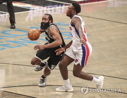 NBA 제임스·하든·아데토쿤보·돈치치 '트리플 더블 합창'