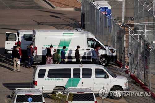 미국행 밀입국 청소년 급증…바이든 '따뜻한' 이민정책 시험대