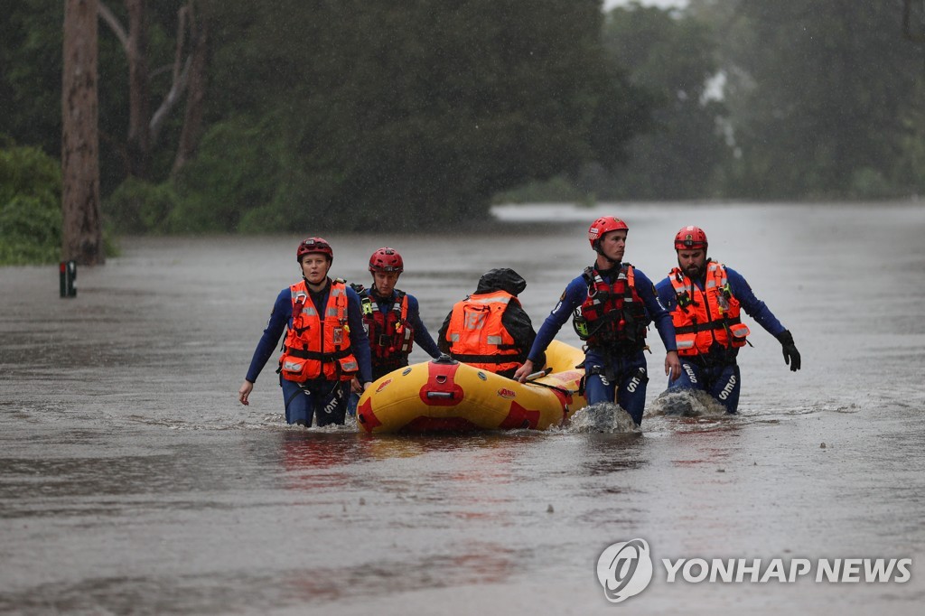 시드니 등 호주 NSW주에 대규모 홍수…교통 마비·주민 대피령