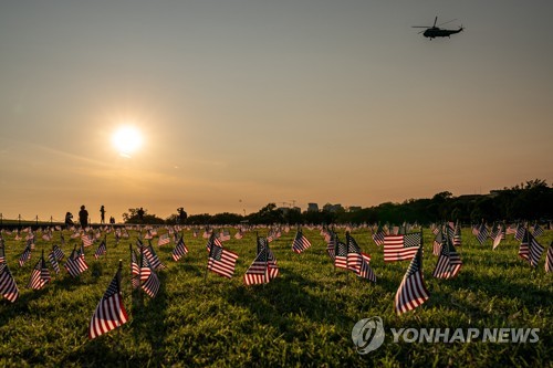 미국 작년 사망률 15% 폭증…"역사상 최악의 치명적 해"