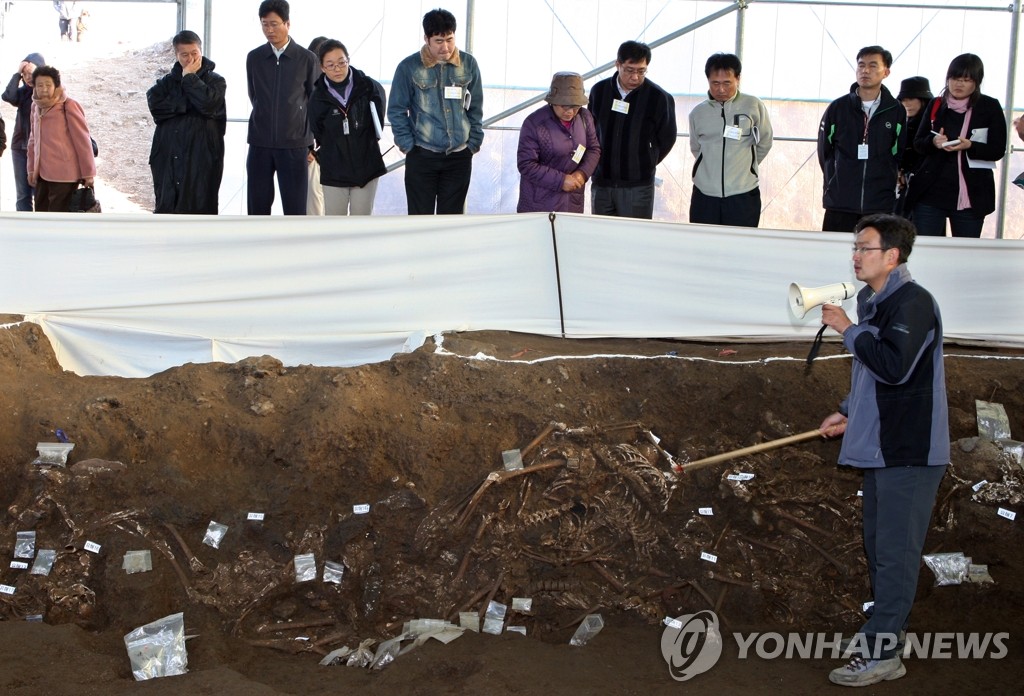 제주4·3 '초토화 작전' 학살 희생자 유해 추정 3구 발굴