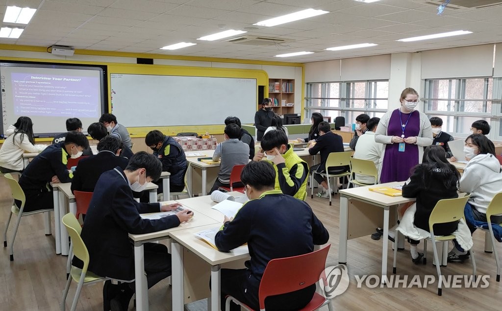 직업계고 졸업 후 취업생 중 23%는 반년 사이 일 그만둬