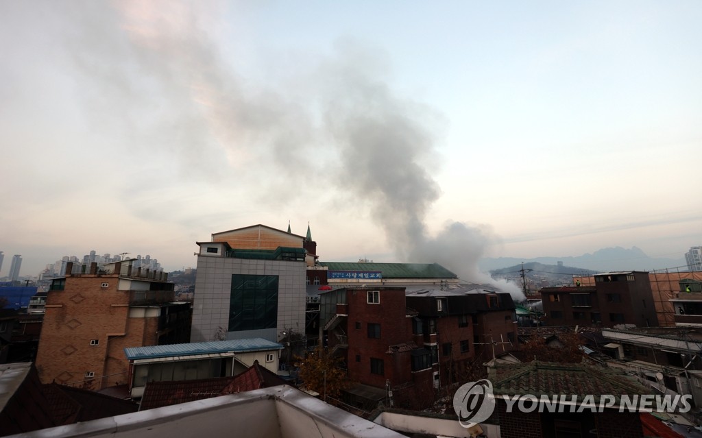 경찰, '화염병 투척' 사랑제일교회 신도 등 3명 구속