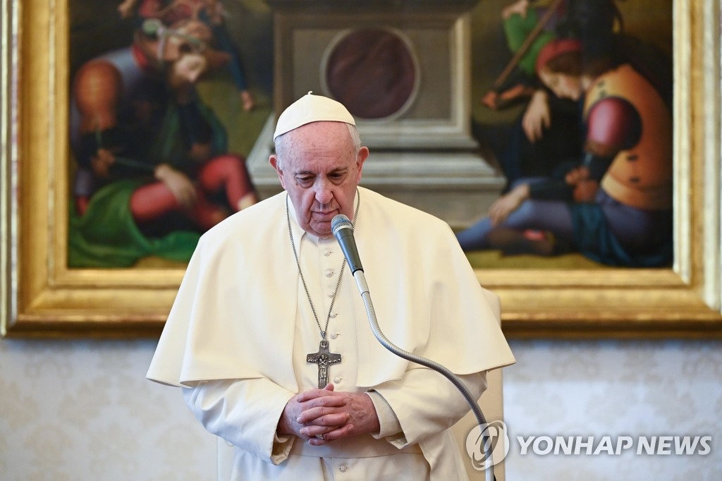 교황 "미얀마 국민의 염원, 폭력으로 꺾일 수 없어"