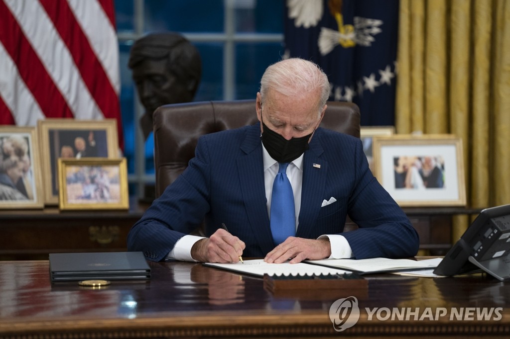 포용정책 기대에 밀입국 급증…시험대 오른 바이든 이민정책