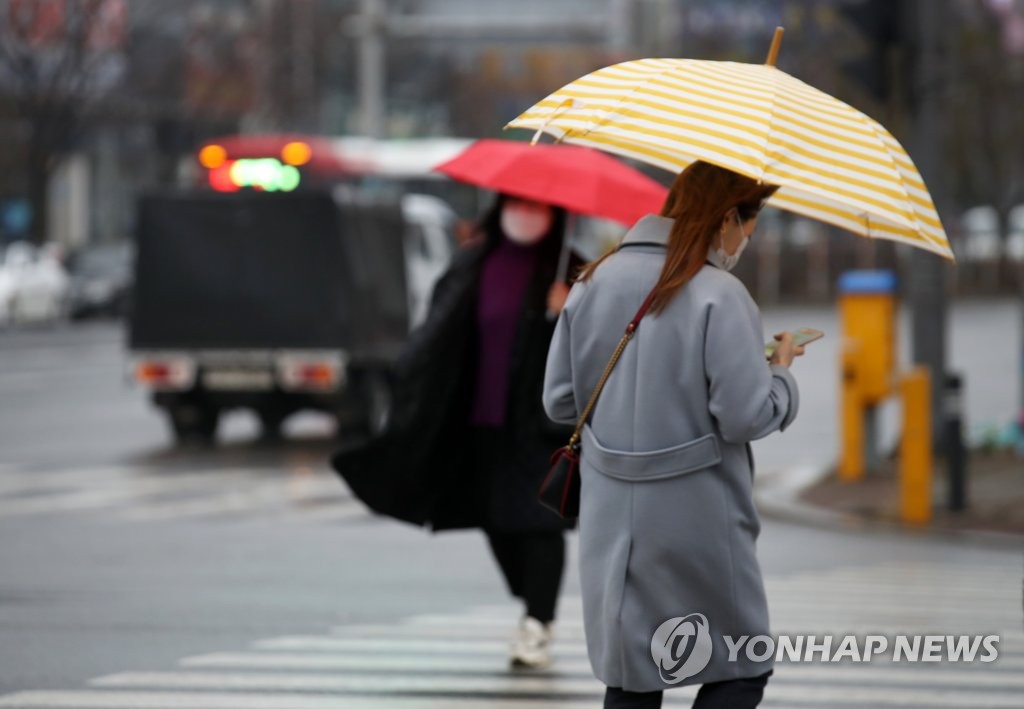 [내일날씨] 오전까지 곳곳 눈·비…일부지역 아침 영하권