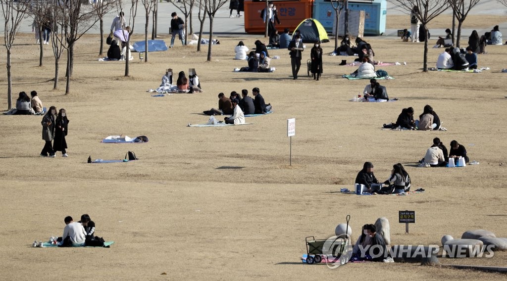 봄바람 타고 내일 기온 올라…남부지방·제주 비