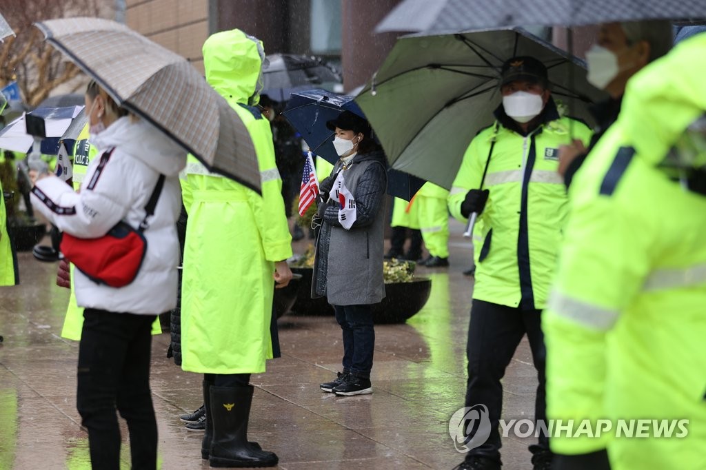 빗속에 강행된 3·1절 집회…충돌 없이 마무리(종합2보)