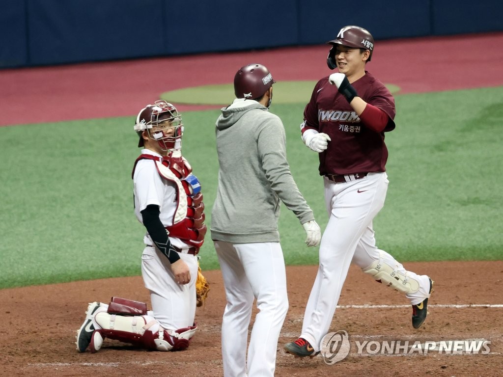 '7㎏ 감량 근육맨 변신' 키움 김웅빈 "20홈런 노려보겠다"