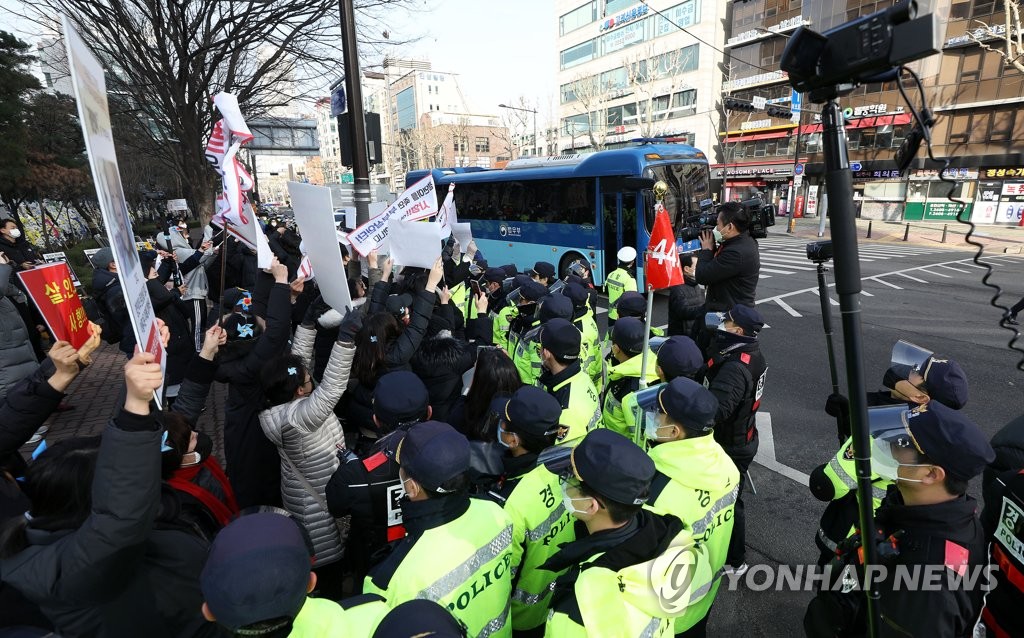 "정인이 사망 당일 '쿵'소리 여러 번 들려"(종합)