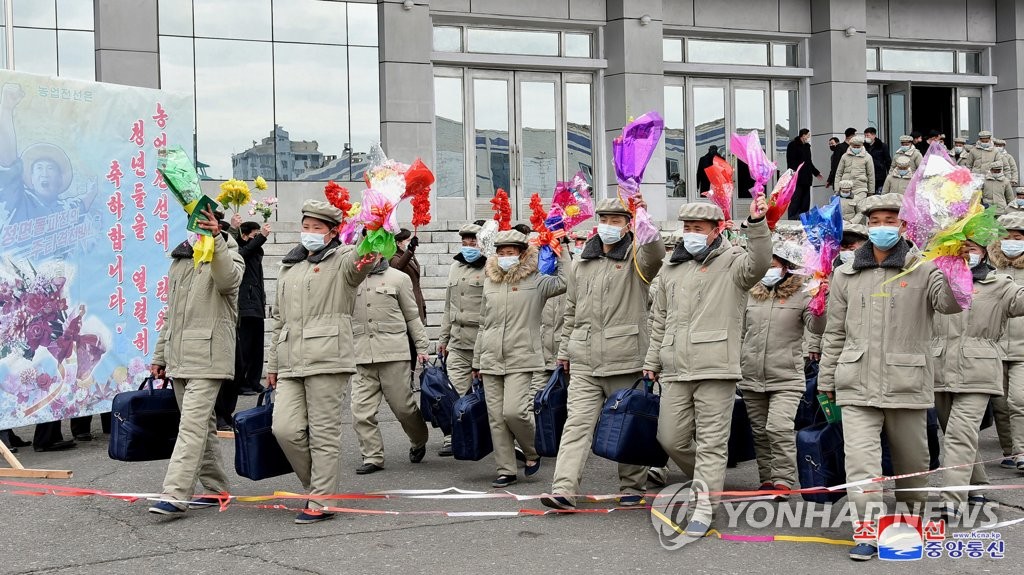 "명문대생·제대군인도 지원"…북 청년 1천여명 농촌·탄광 투입