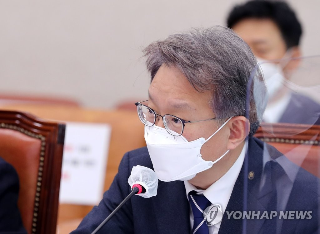 권칠승, 라이브커머스 출연해 소상공인 샐러드 판매