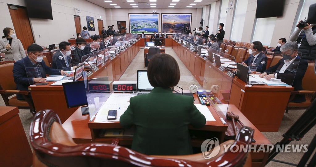 국토위, '미공개 정보이용 투기시 최대 무기징역' 법안 의결(종합)