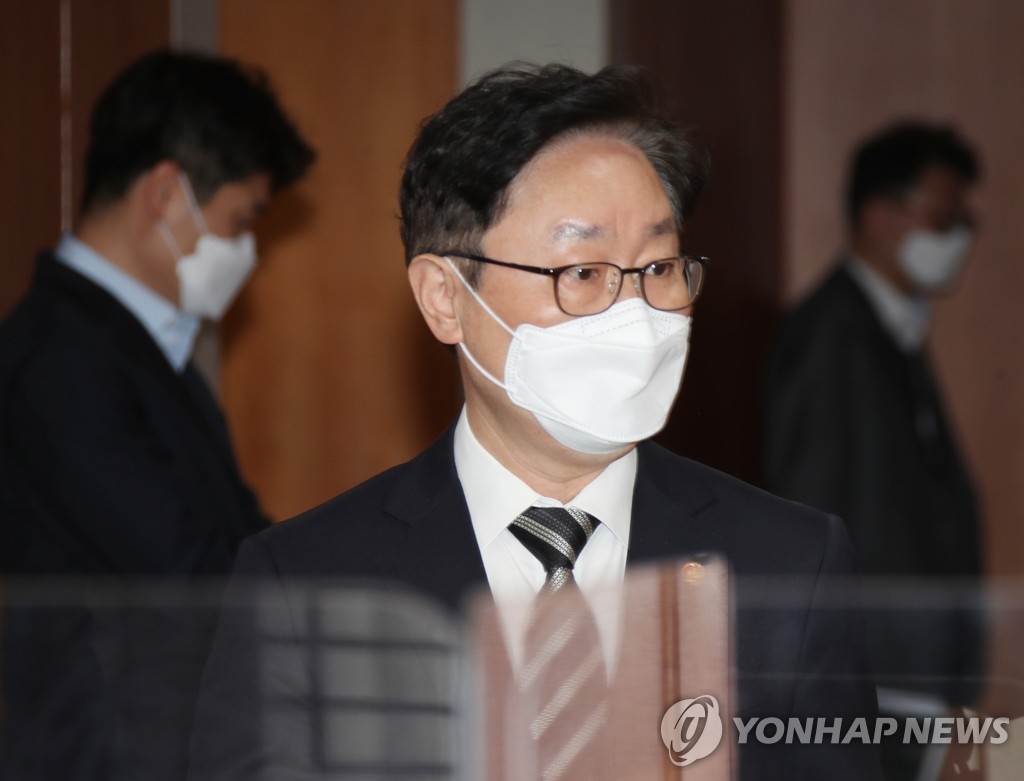 박범계 "'한명숙 모해위증 교사' 기록 면밀히 보고 있다"