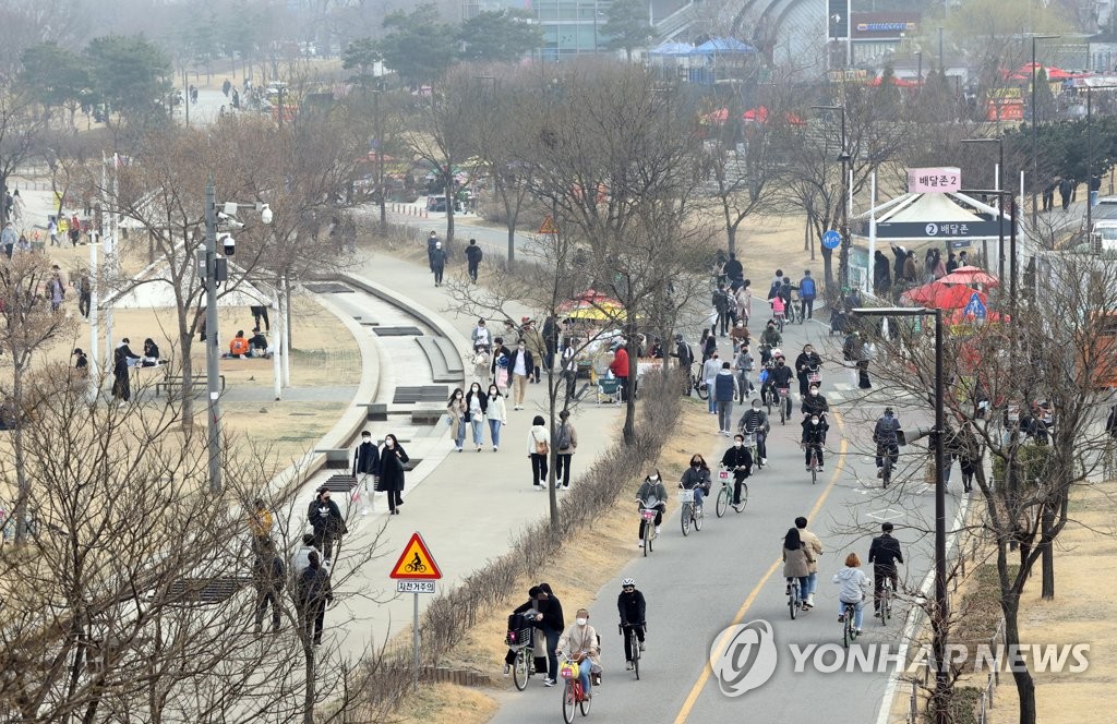 [속보] 지난주말 비수도권 이동량 직전주보다 11.2%↑…수도권은 2.8%↑