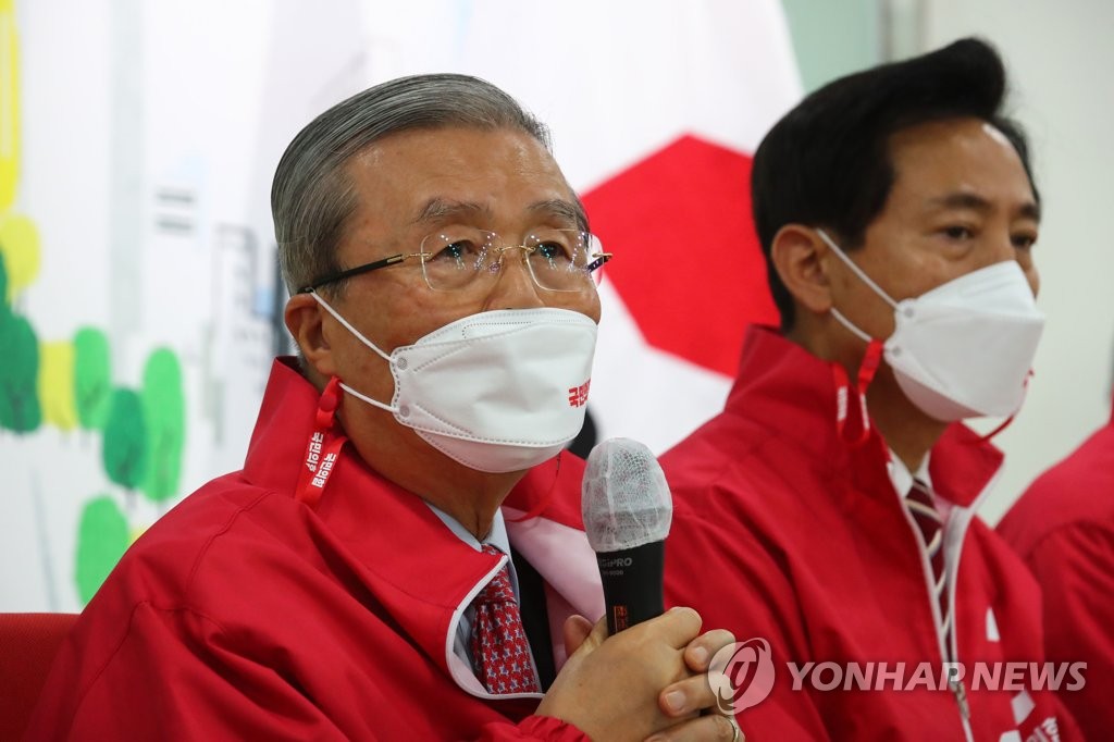 金 "토론도 제대로 못해"…安 "엉뚱한 소리 모욕적"(종합)