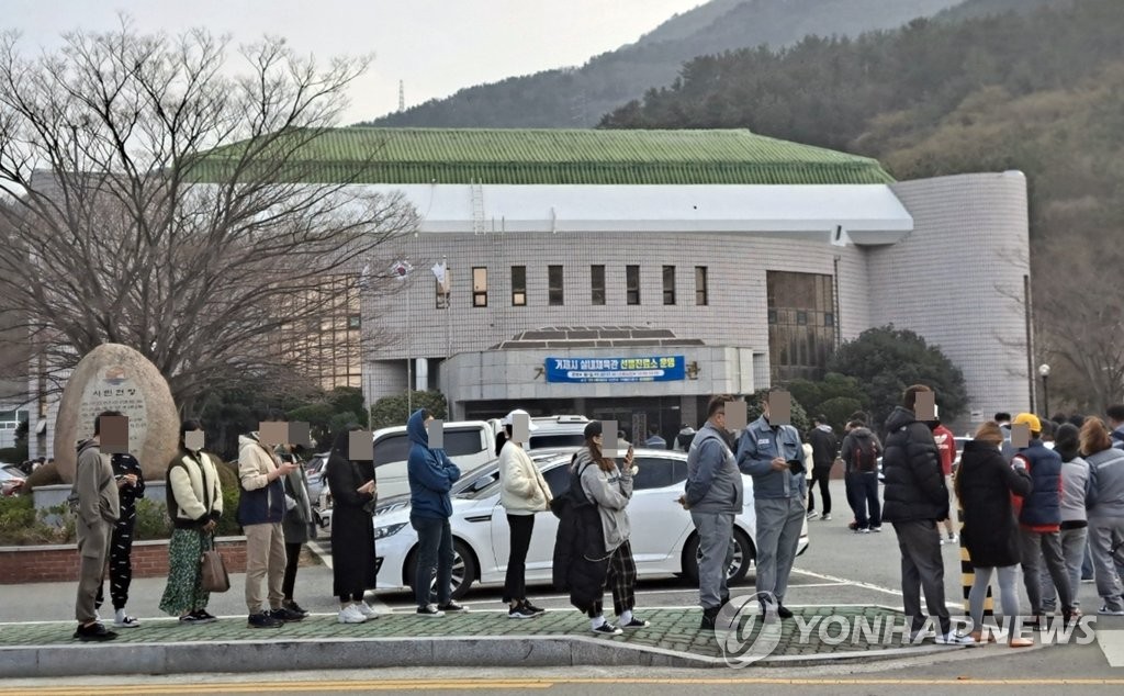 거제 유흥업소발 집단감염, 대우조선에 '불똥'…12명 확진