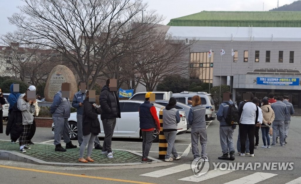 경남 45명 추가 확진…진주 목욕탕 누적 확진 200명(종합)