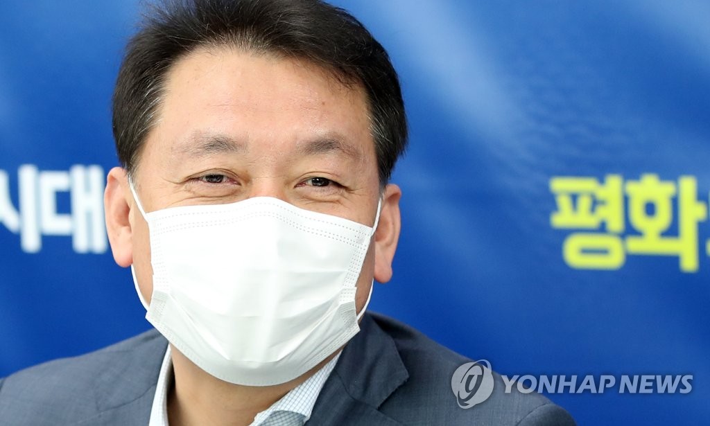 이광재 의원 "시대가 원하는지를 고민"…윤석열 효과 "글쎄요"