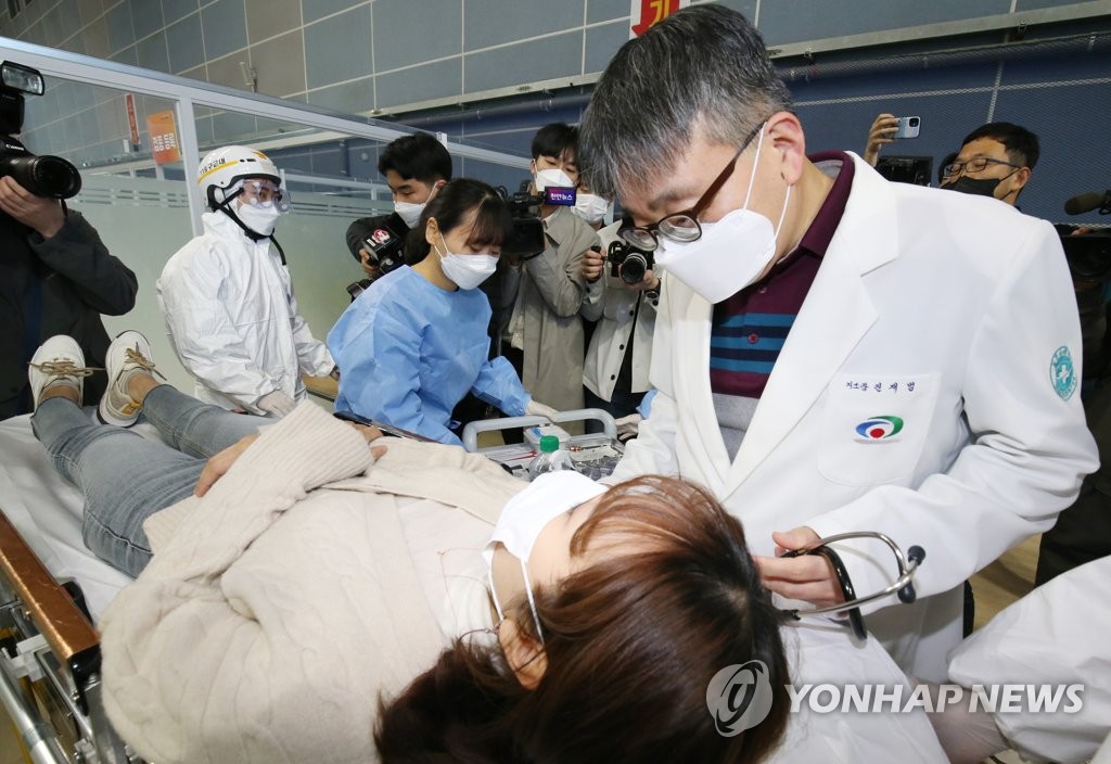 전국 예방접종센터 실전 태세…이상반응 2분 내 '처치완료'