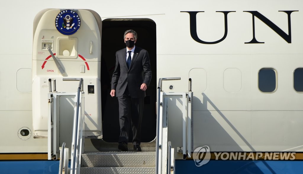 미 국무장관 1박2일 방한 일정 마치고 알래스카로 출국