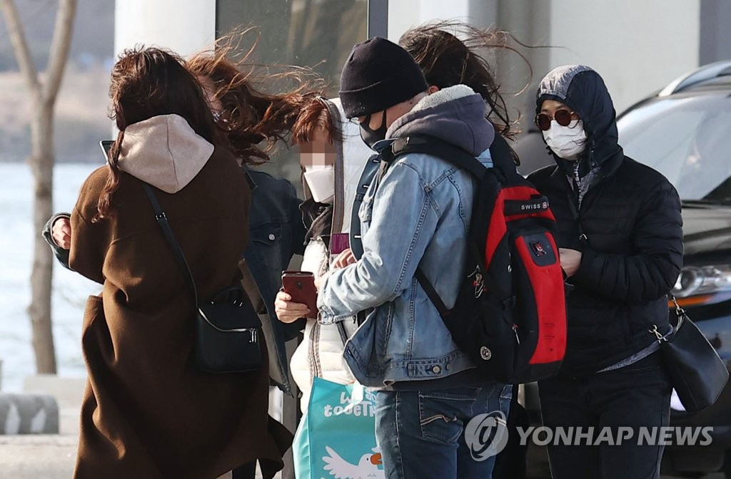 전국 아침 기온 0도 안팎 '뚝'…낮에는 강한 바람