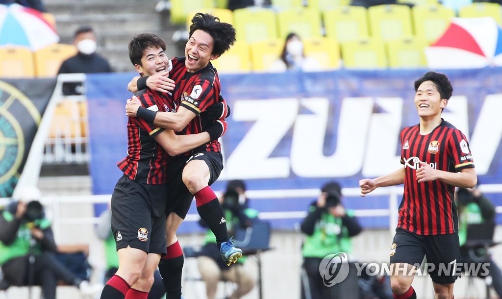 '기성용·박정빈 골맛' 서울, 슈퍼매치 승리…강원·대구 첫승(종합)