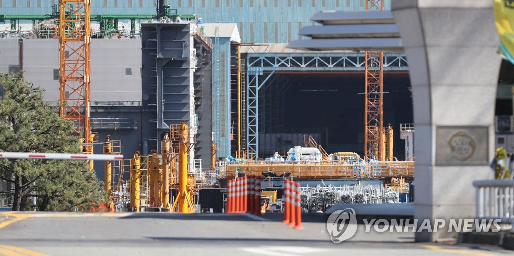 대우조선 직원 2천400명 선제검사에서 2명 확진…조업 재개