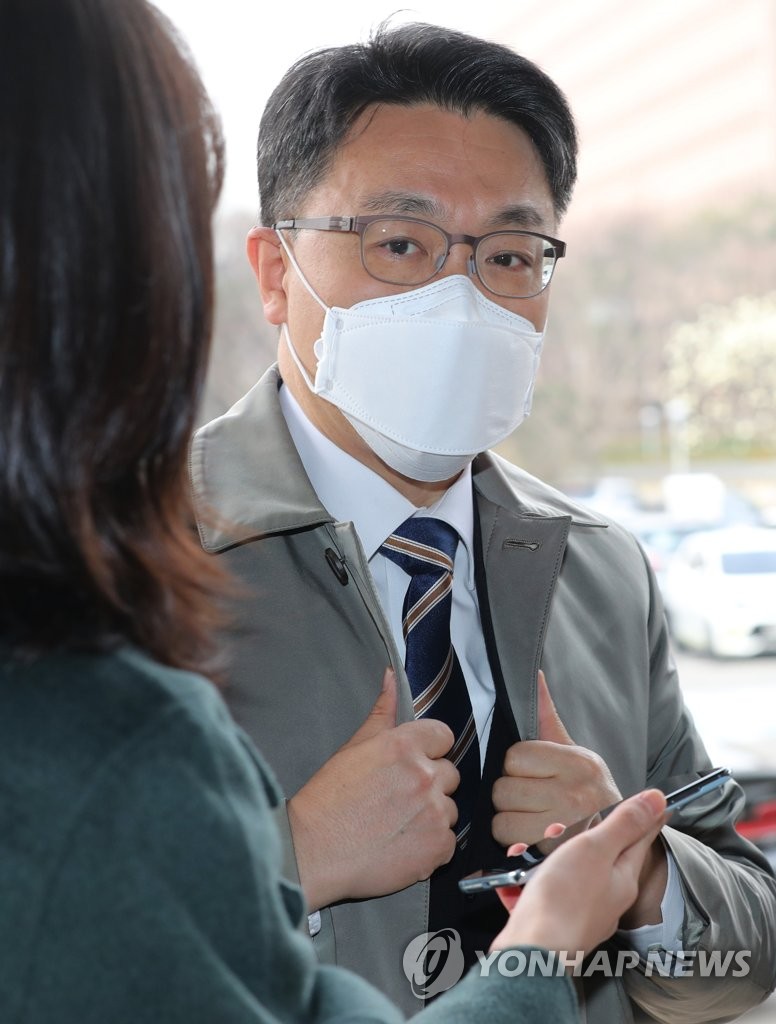 공수처 '이규원 사건' 결정 늦어져…직접수사로 가나