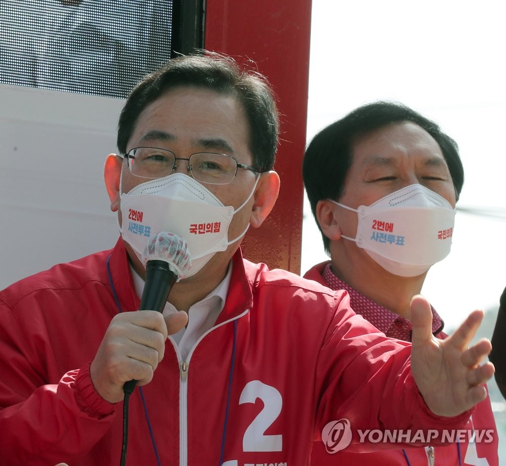 野, '윗물 맑다' 이해찬 맹폭…"김상조는 아랫물인가"(종합)