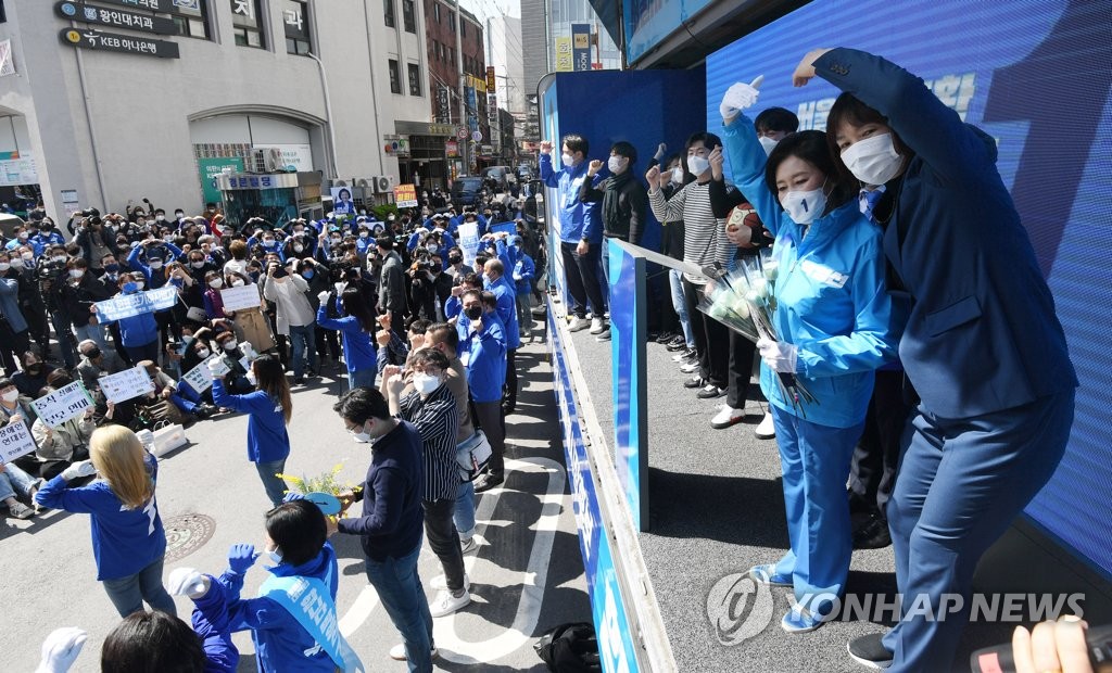 박영선, 2030 표심잡기…"월세 지원, 반값아파트, 돌봄 확대"(종합)