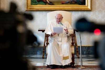 프란치스코 교황 "나도 무릎 꿇는다…미얀마 폭력 멈춰 달라"
