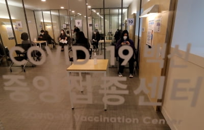 [속보] 백신 이상반응 149건 추가…사망신고 4건 늘어, 인과성 미확인