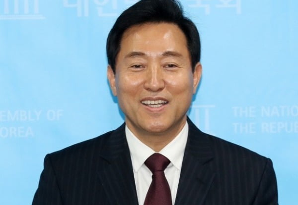 야권 단일후보로 선출된 오세훈 국민의힘 서울시장 후보가 지난 23일 국회 소통관에서 소감을 밝히고 있다. /사진=연합뉴스