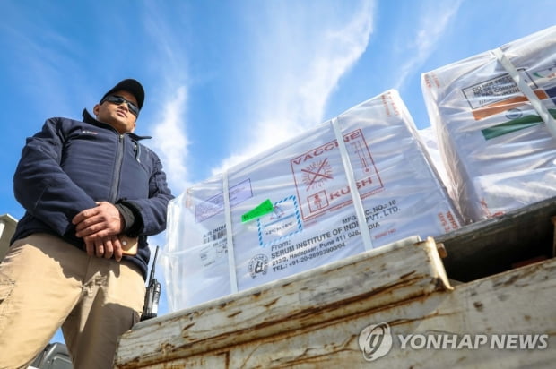 중국의 백신외교…아프간에 자국 백신 40만회분 지원한다